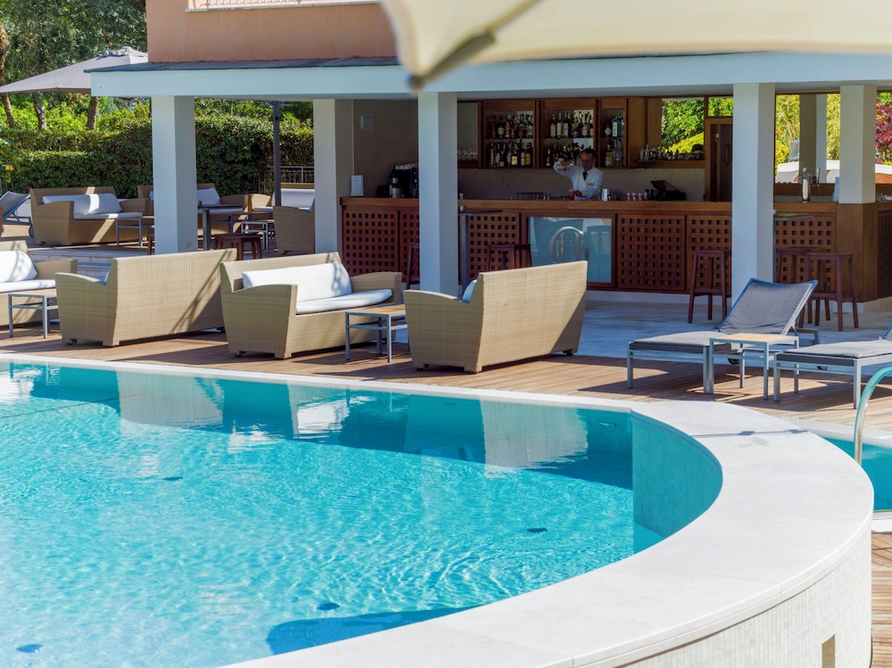 Grand Hotel Excelsior Vittoria — Swimming pool in Sorrento, Campania