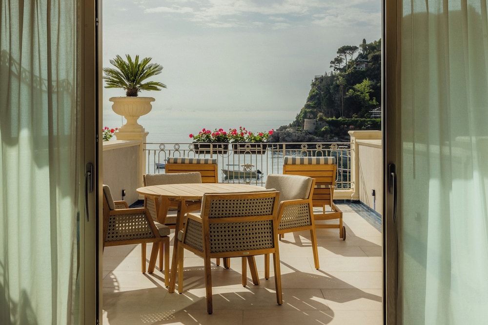 Mazzarò Sea Palace - The Leading Hotels of the World — Hotel rooms in Taormina, Sicily