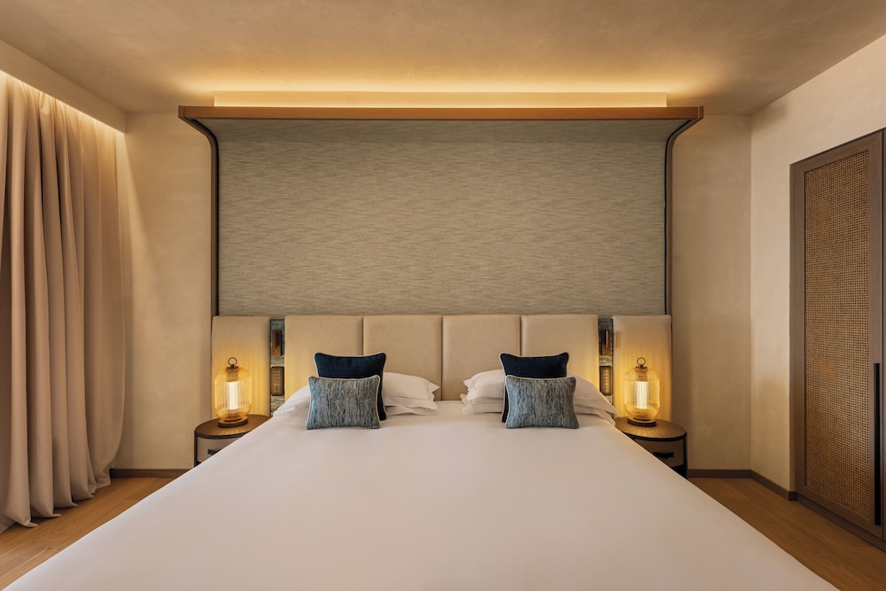 Mazzarò Sea Palace - The Leading Hotels of the World — Hotel rooms in Taormina, Sicily