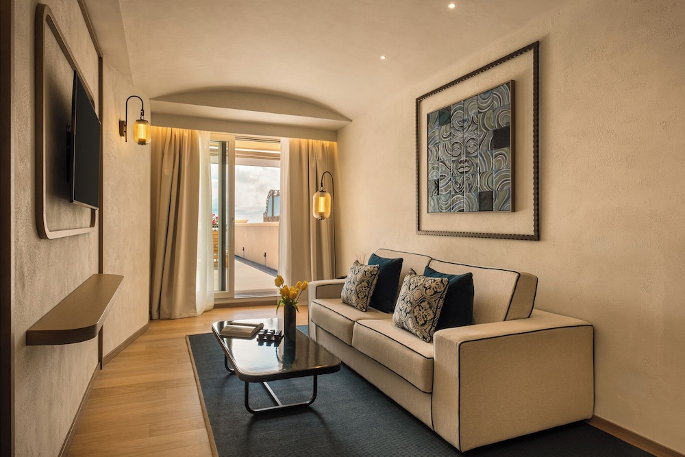 Mazzarò Sea Palace - The Leading Hotels of the World — Hotel rooms in Taormina, Sicily