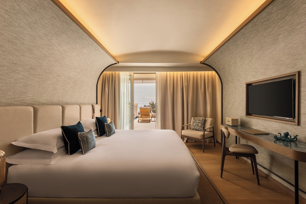 Mazzarò Sea Palace - The Leading Hotels of the World — Hotel rooms in Taormina, Sicily