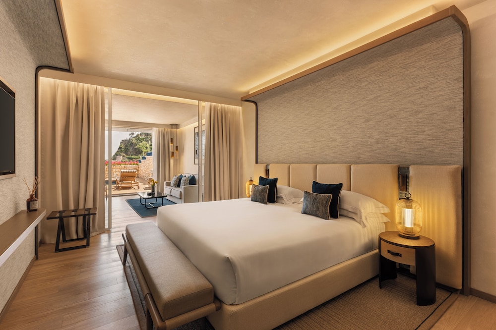 Mazzarò Sea Palace - The Leading Hotels of the World — Hotel rooms in Taormina, Sicily