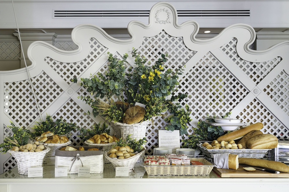 Mazzarò Sea Palace - The Leading Hotels of the World — Restaurant & bars in Taormina, Sicily