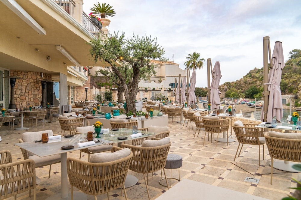Mazzarò Sea Palace - The Leading Hotels of the World — Restaurant & bars in Taormina, Sicily