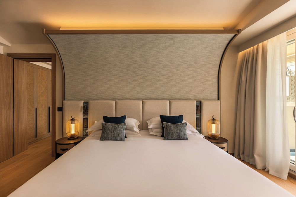 Mazzarò Sea Palace - The Leading Hotels of the World — Hotel rooms in Taormina, Sicily