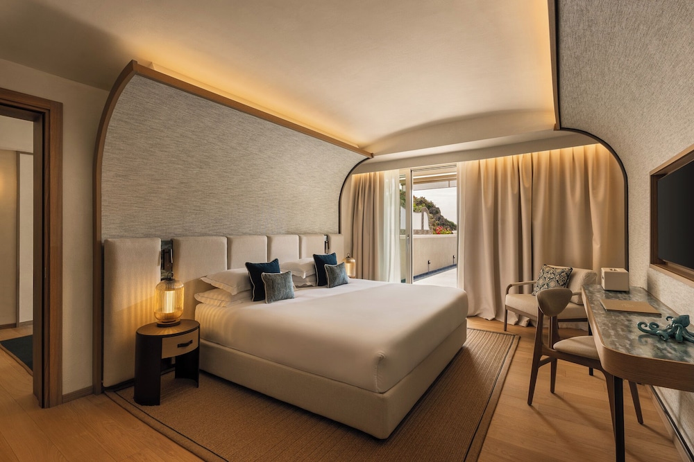 Mazzarò Sea Palace - The Leading Hotels of the World — Hotel rooms in Taormina, Sicily