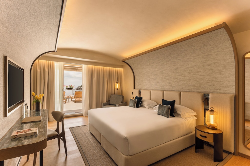 Mazzarò Sea Palace - The Leading Hotels of the World — Hotel rooms in Taormina, Sicily