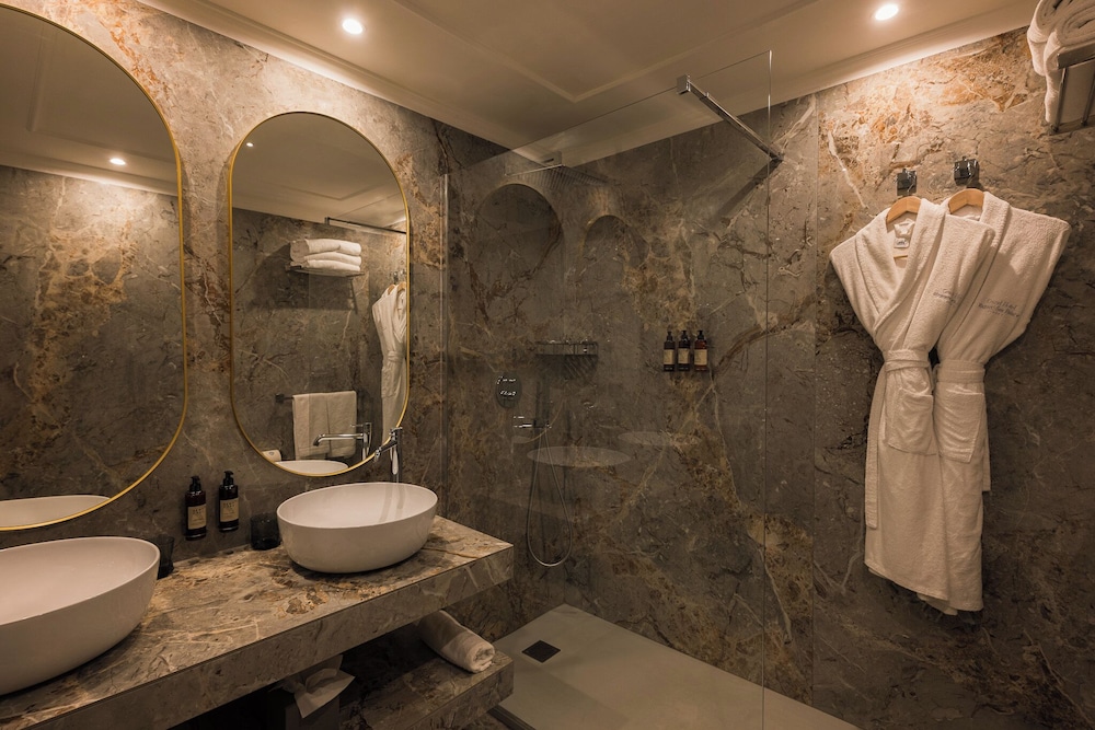 Mazzarò Sea Palace - The Leading Hotels of the World — Hotel rooms in Taormina, Sicily