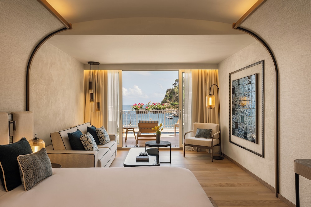 Mazzarò Sea Palace - The Leading Hotels of the World — Hotel rooms in Taormina, Sicily