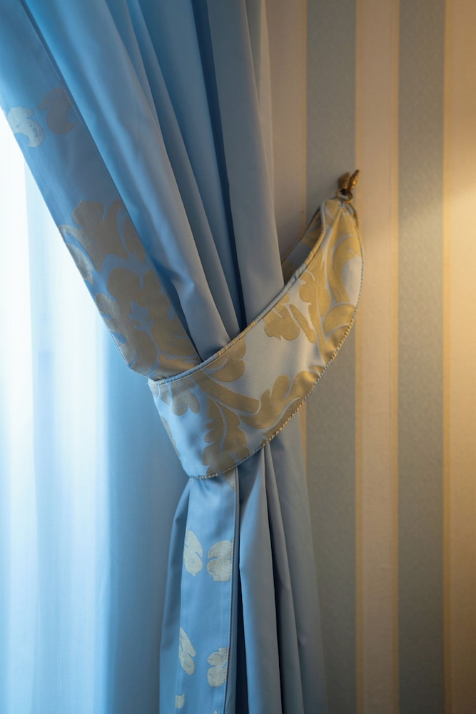Grand Hotel Menaggio — Hotel rooms in Menaggio, Lombardy