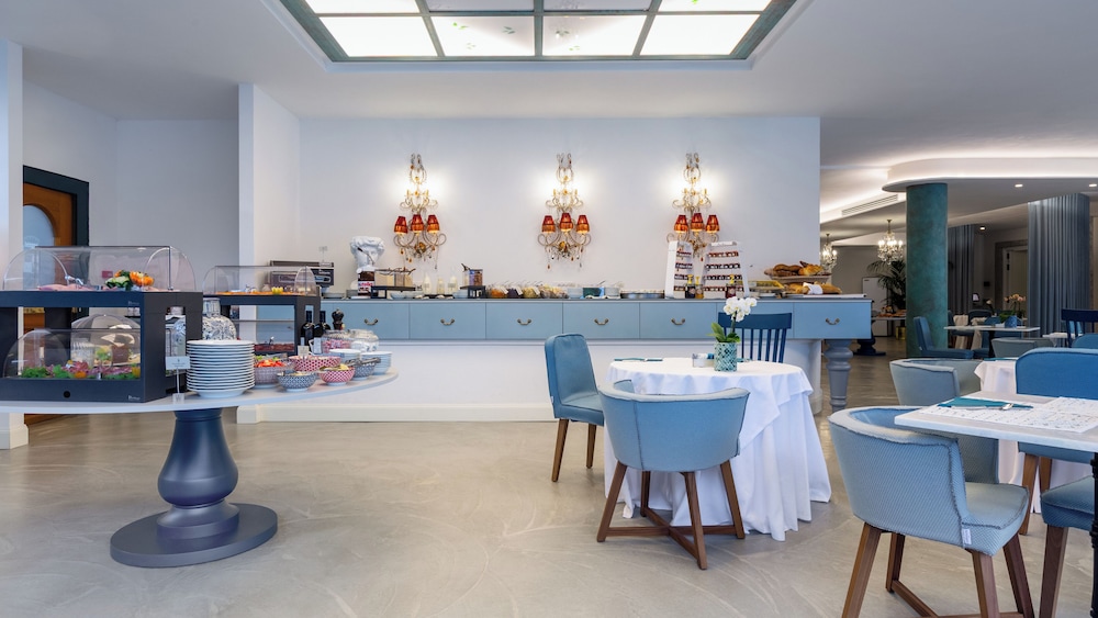 Grand Hotel Menaggio — Restaurant & bars in Menaggio, Lombardy