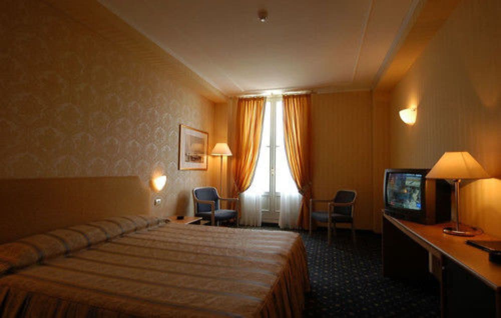 Grand Hotel Menaggio — Hotel rooms in Menaggio, Lombardy