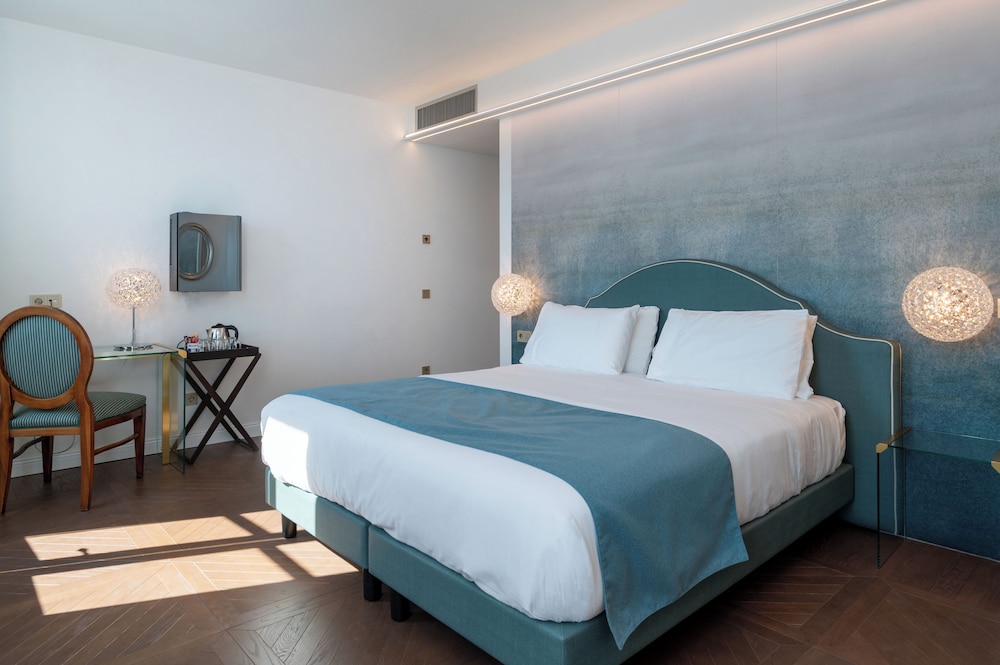Grand Hotel Menaggio — Hotel rooms in Menaggio, Lombardy