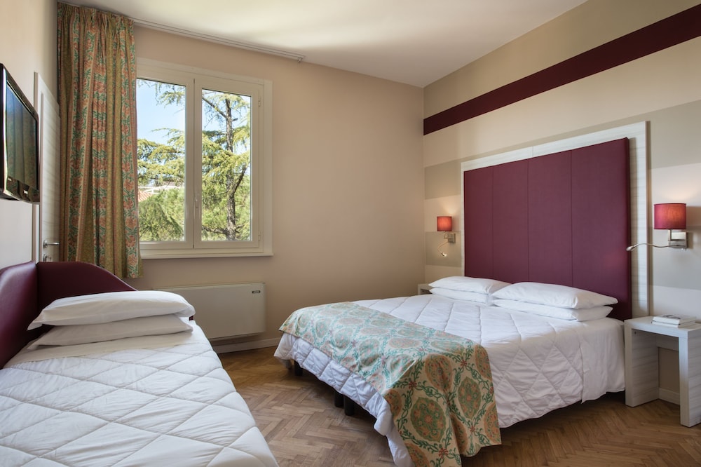 Grand Hotel Panoramic — Hotel rooms in Montecatini Terme, Tuscany