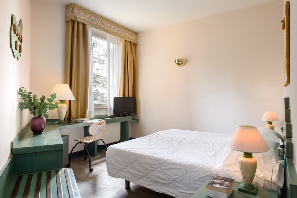 Grand Hotel Panoramic — Hotel rooms in Montecatini Terme, Tuscany