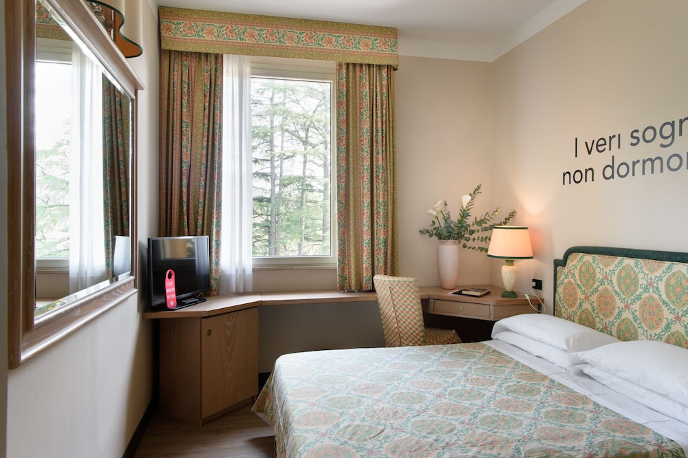 Grand Hotel Panoramic — Hotel rooms in Montecatini Terme, Tuscany