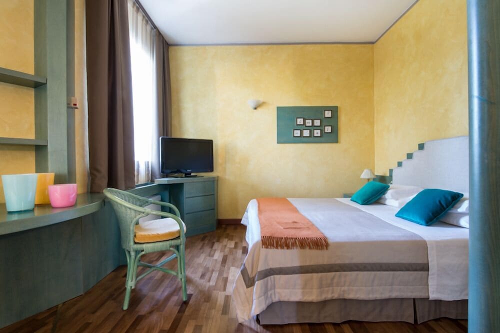 Grand Hotel Panoramic — Hotel rooms in Montecatini Terme, Tuscany