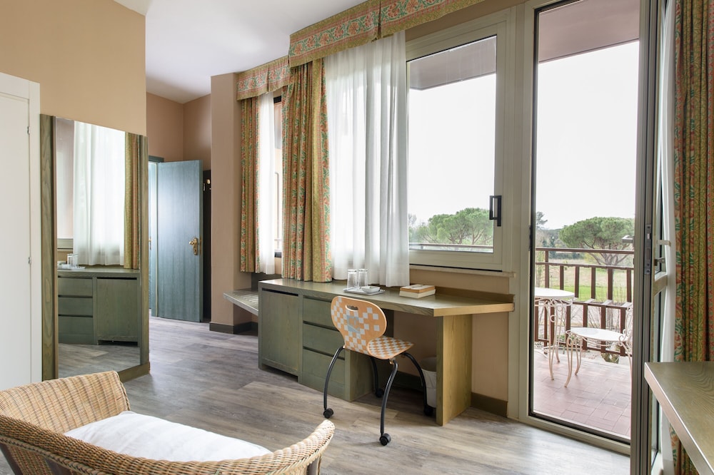 Grand Hotel Panoramic — Hotel rooms in Montecatini Terme, Tuscany