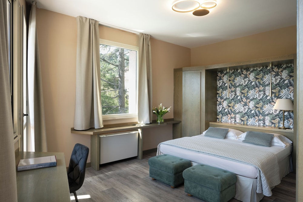 Grand Hotel Panoramic — Hotel rooms in Montecatini Terme, Tuscany