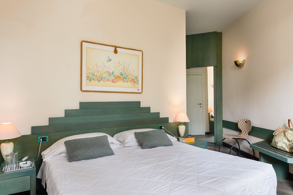 Grand Hotel Panoramic — Hotel rooms in Montecatini Terme, Tuscany