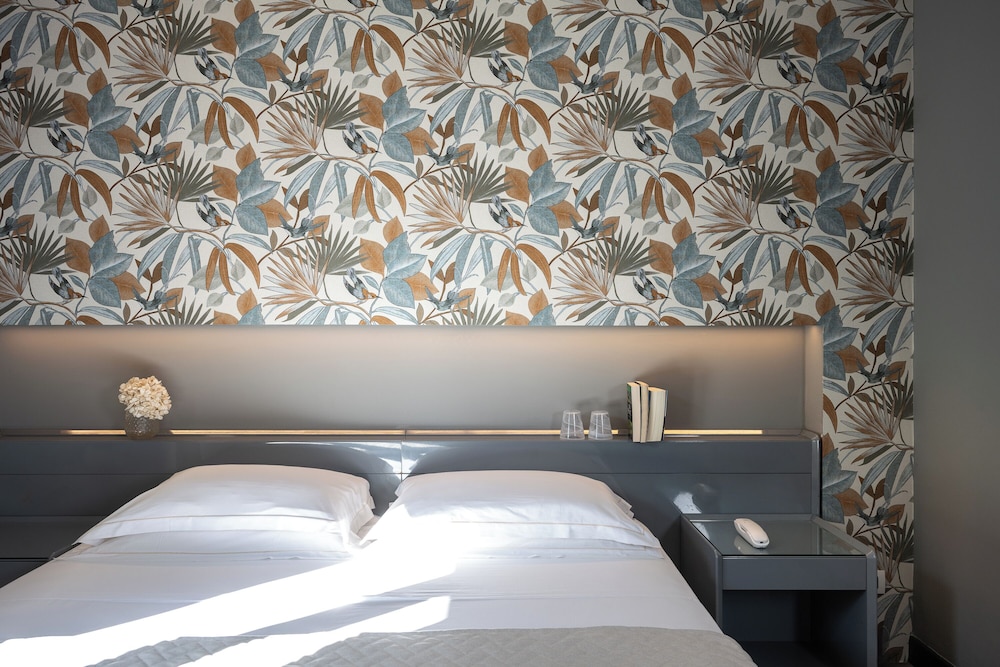Grand Hotel Panoramic — Hotel rooms in Montecatini Terme, Tuscany