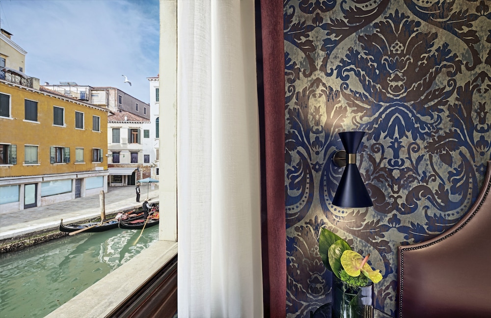 Hotel American Dinesen — Hotel rooms in Venice, Veneto