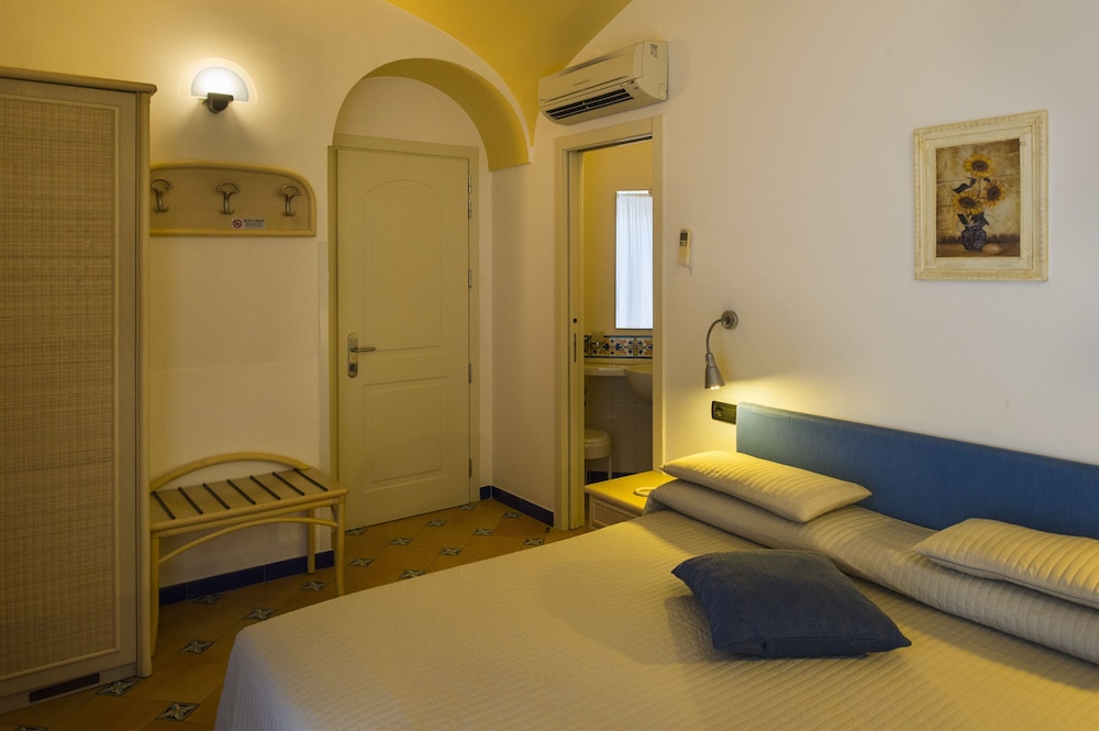 Hotel Bellevue Suite — Hotel rooms in Amalfi, Campania