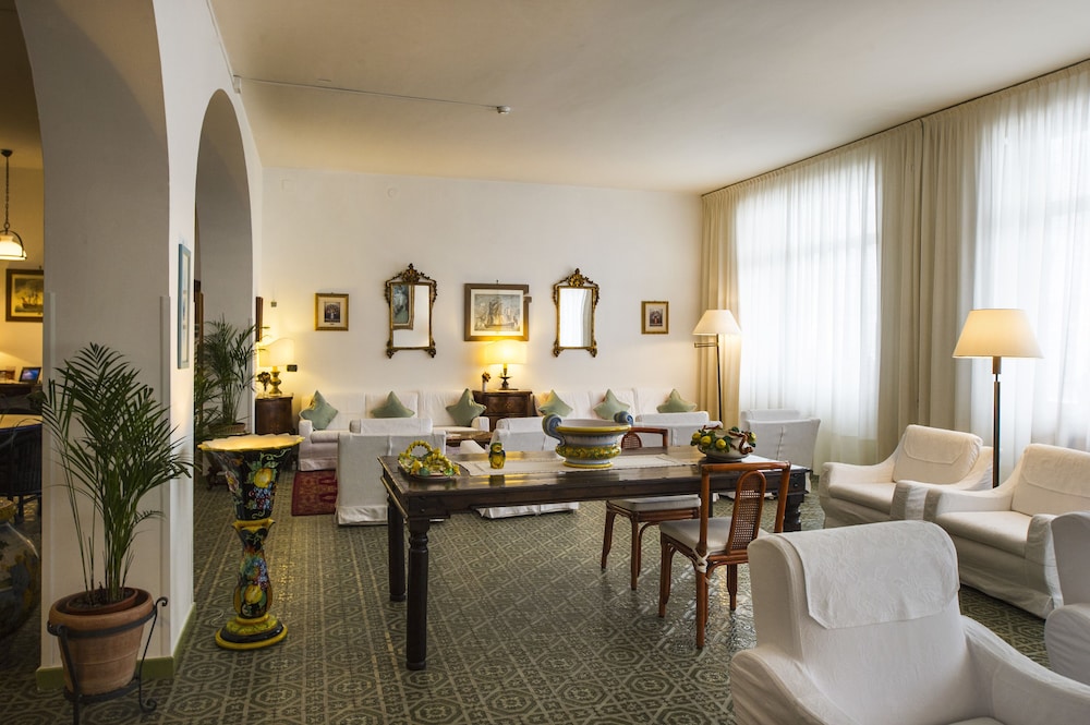 Hotel Bellevue Suite — Hotel rooms in Amalfi, Campania