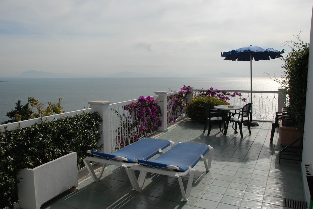 Hotel Bellevue Suite — Hotel building in Amalfi, Campania