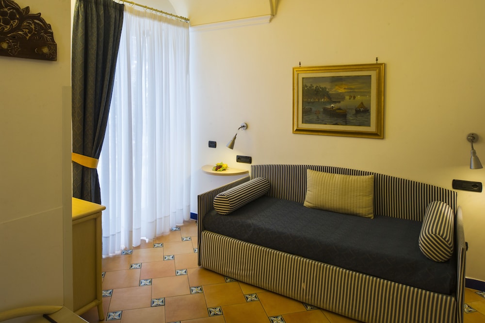 Hotel Bellevue Suite — Hotel rooms in Amalfi, Campania