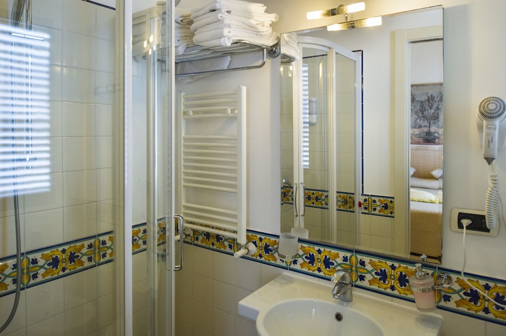 Hotel Bellevue Suite — Hotel rooms in Amalfi, Campania