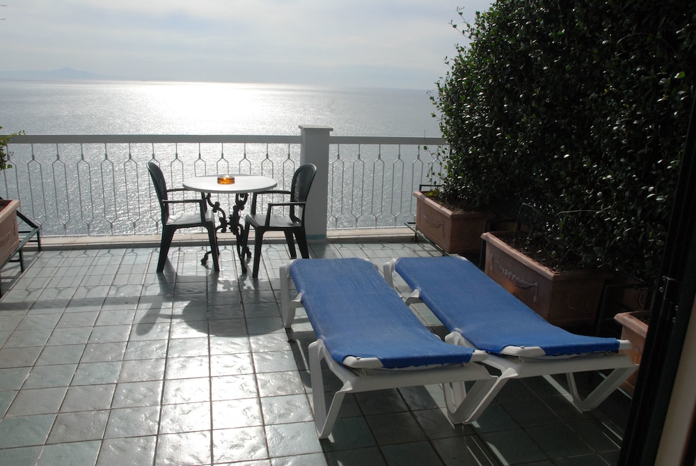 Hotel Bellevue Suite — Hotel building in Amalfi, Campania