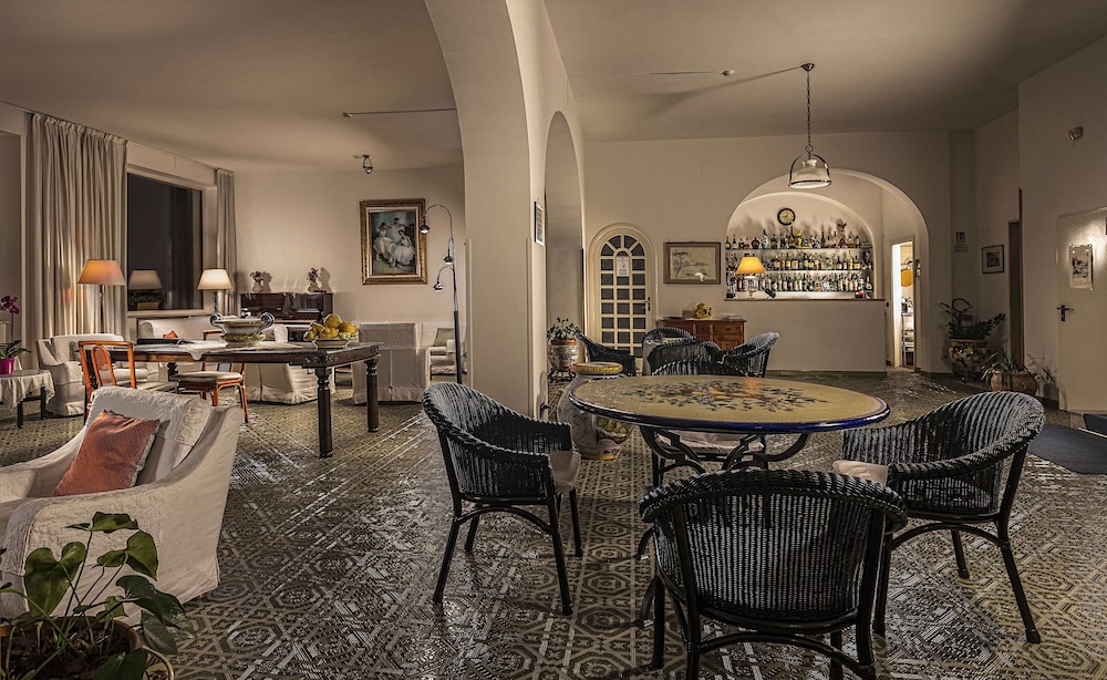 Hotel Bellevue Suite — Hotel rooms in Amalfi, Campania