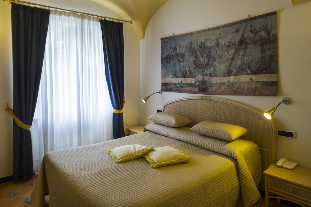 Hotel Bellevue Suite — Hotel rooms in Amalfi, Campania