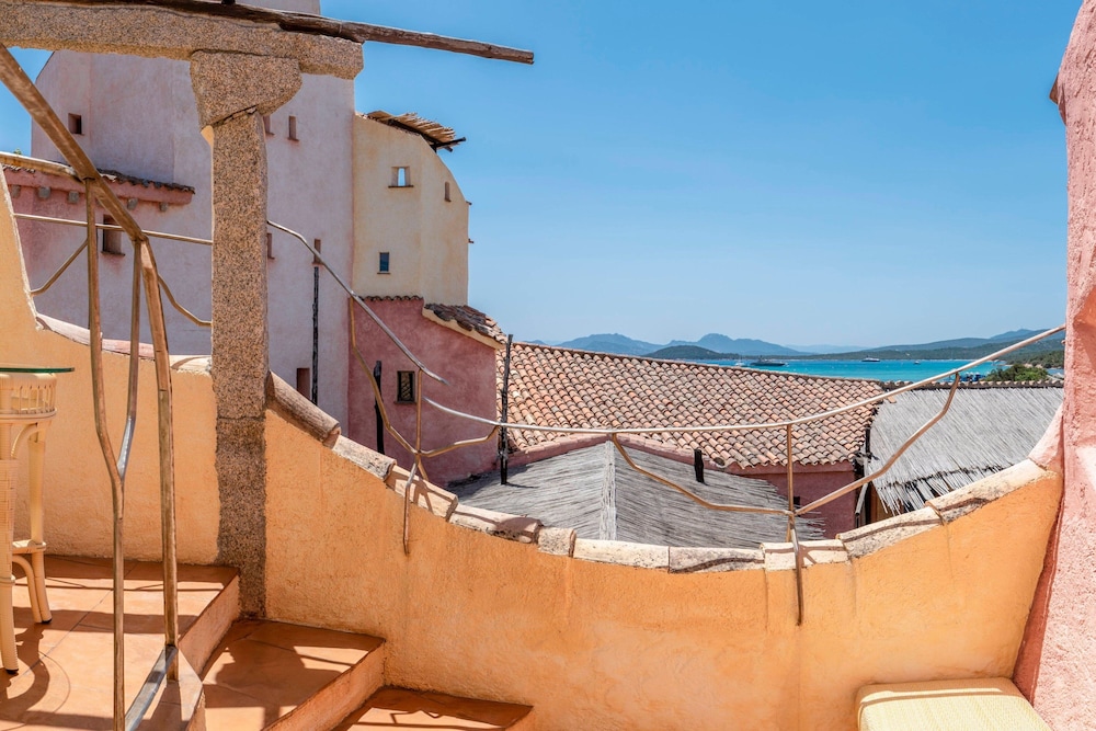 Cala di Volpe, a Luxury Collection Hotel, Costa Smeralda — Hotel building in Arzachena, Sardinia
