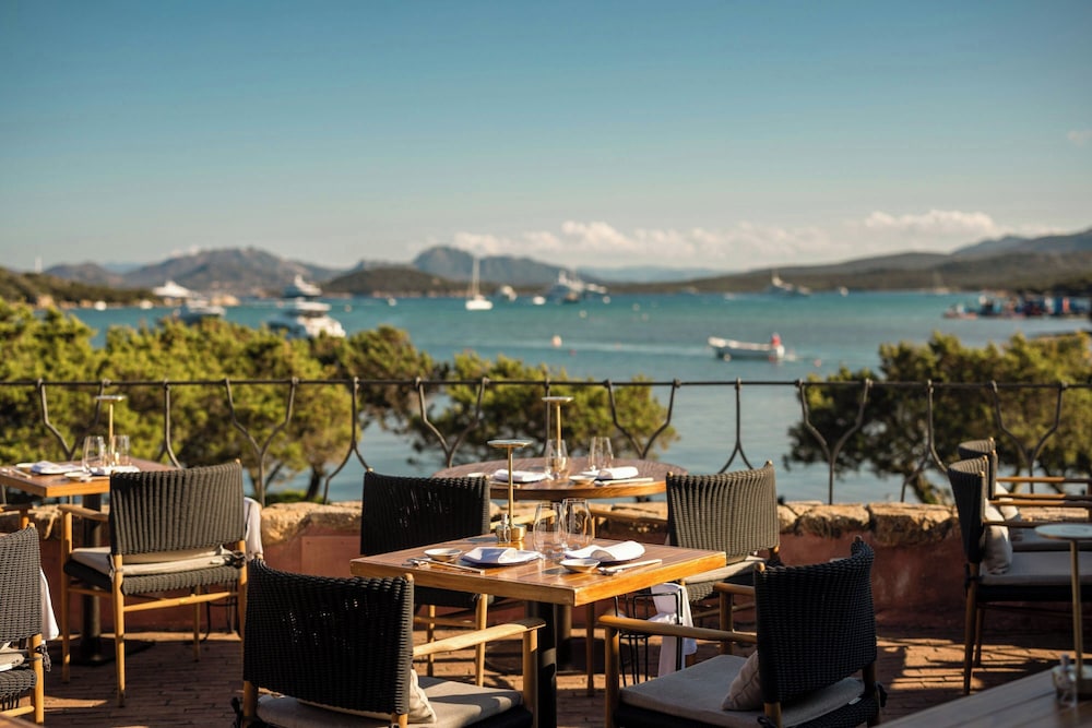 Cala di Volpe, a Luxury Collection Hotel, Costa Smeralda — Restaurant & bars in Arzachena, Sardinia