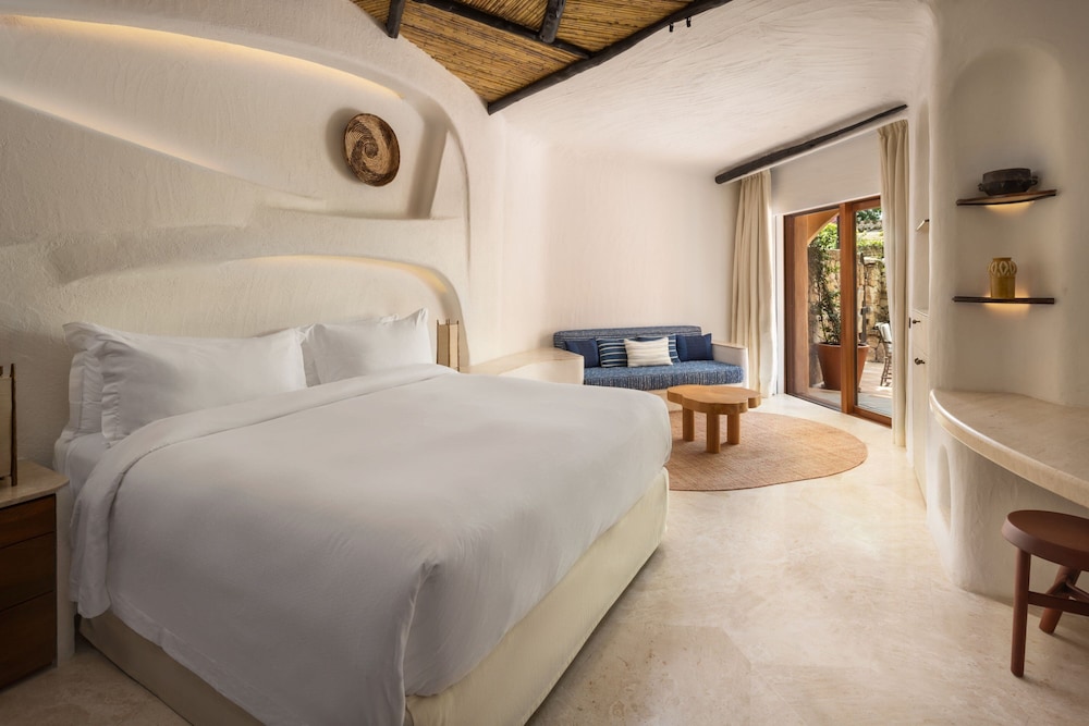 Cala di Volpe, a Luxury Collection Hotel, Costa Smeralda — Hotel rooms in Arzachena, Sardinia