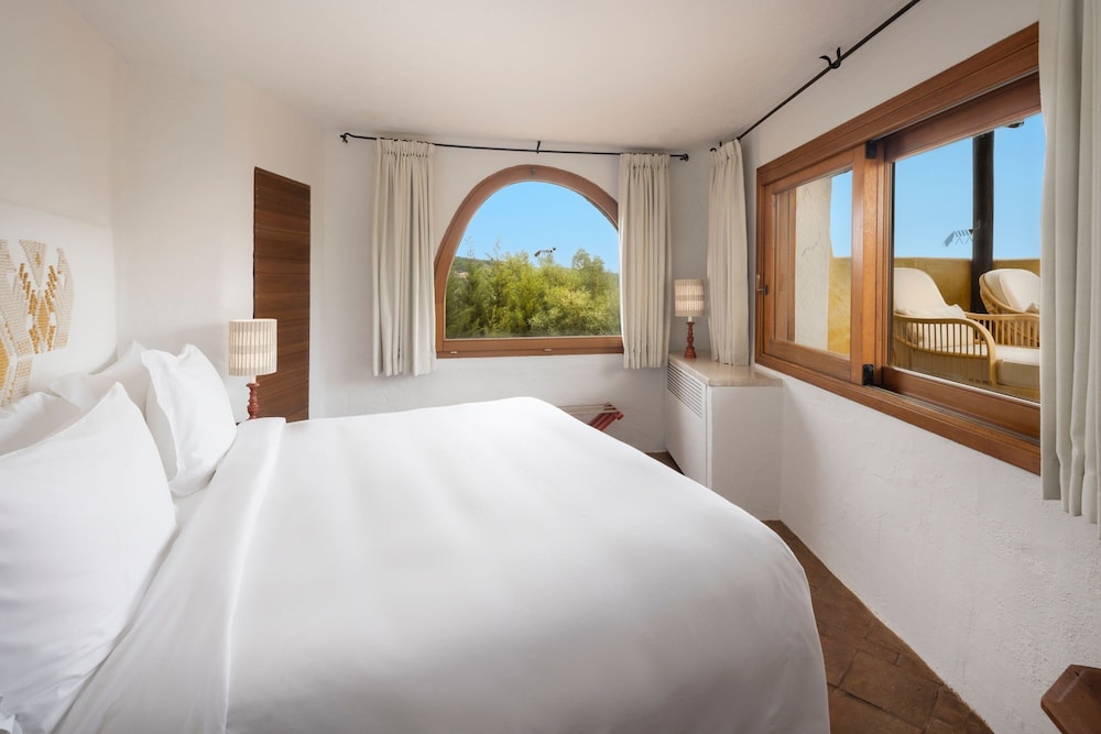 Cala di Volpe, a Luxury Collection Hotel, Costa Smeralda — Hotel rooms in Arzachena, Sardinia