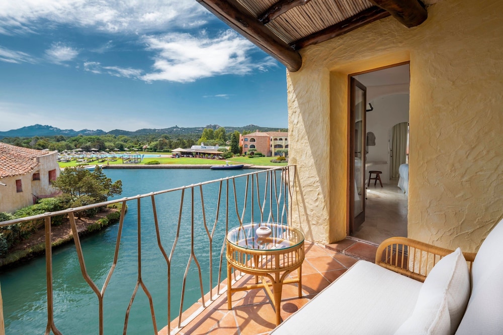 Cala di Volpe, a Luxury Collection Hotel, Costa Smeralda — Hotel rooms in Arzachena, Sardinia