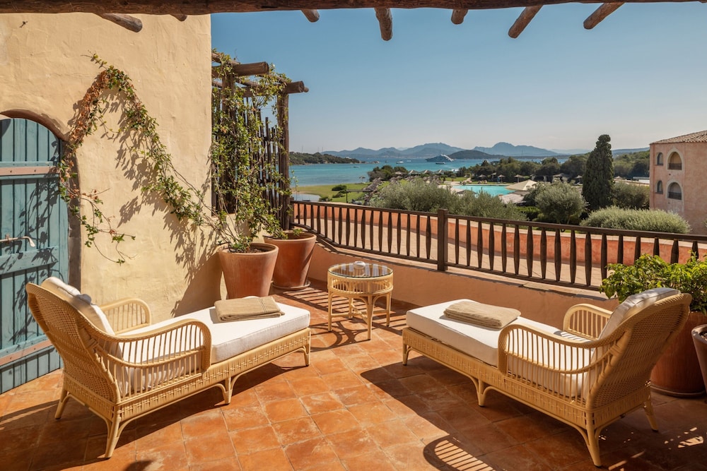 Cala di Volpe, a Luxury Collection Hotel, Costa Smeralda — Hotel building in Arzachena, Sardinia