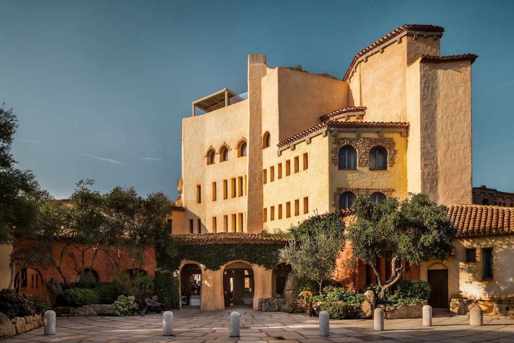 Cala di Volpe, a Luxury Collection Hotel, Costa Smeralda — Hotel building in Arzachena, Sardinia
