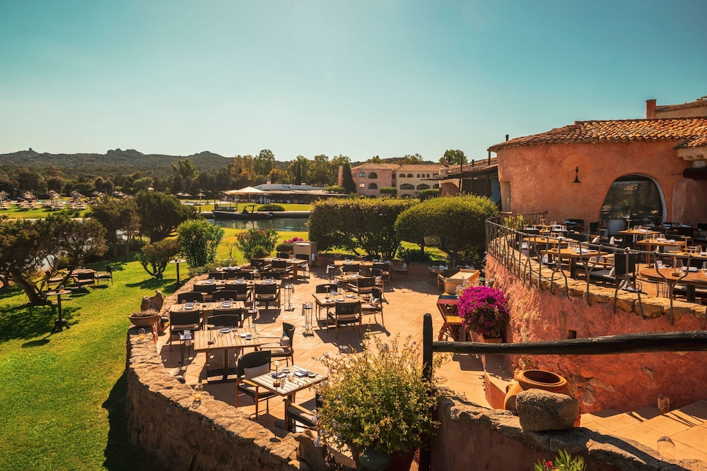 Cala di Volpe, a Luxury Collection Hotel, Costa Smeralda — Restaurant & bars in Arzachena, Sardinia