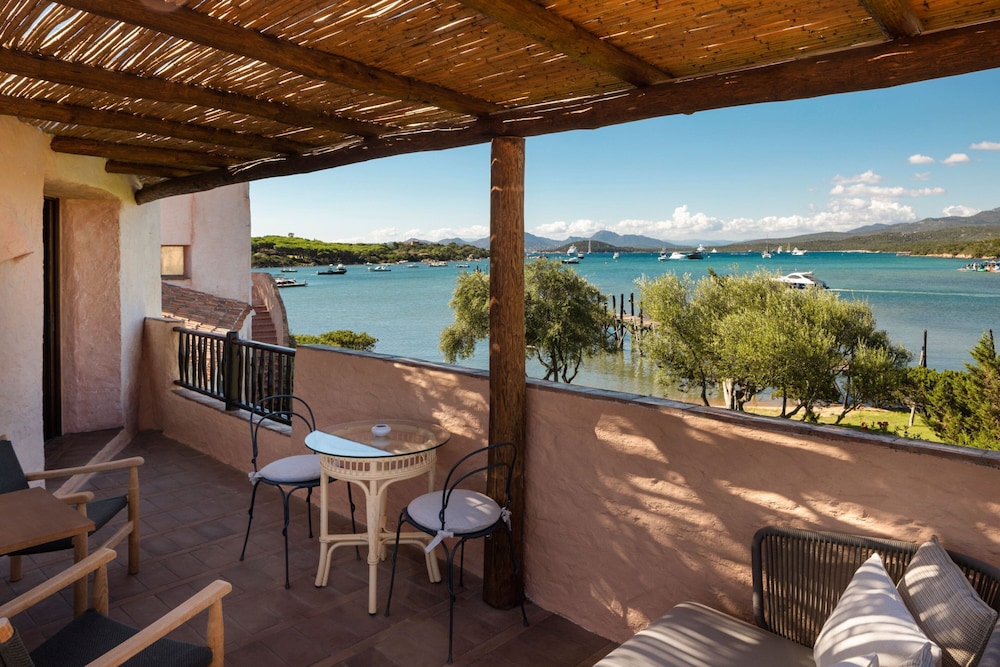 Cala di Volpe, a Luxury Collection Hotel, Costa Smeralda — Hotel building in Arzachena, Sardinia