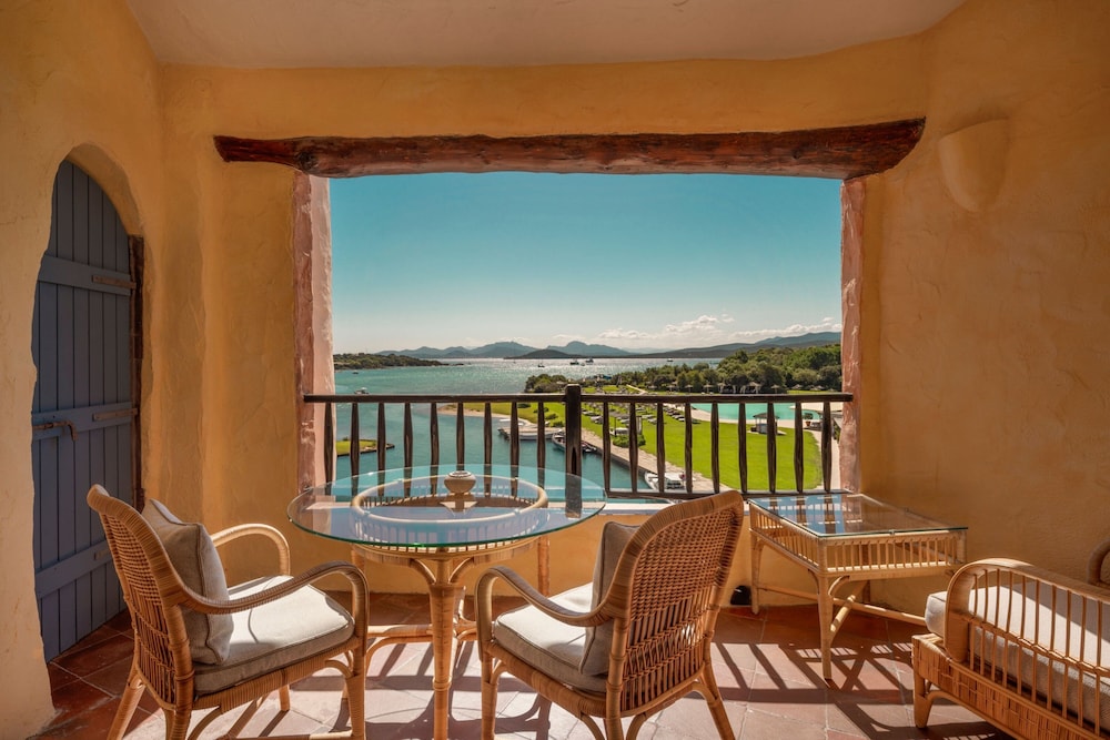 Cala di Volpe, a Luxury Collection Hotel, Costa Smeralda — Hotel rooms in Arzachena, Sardinia