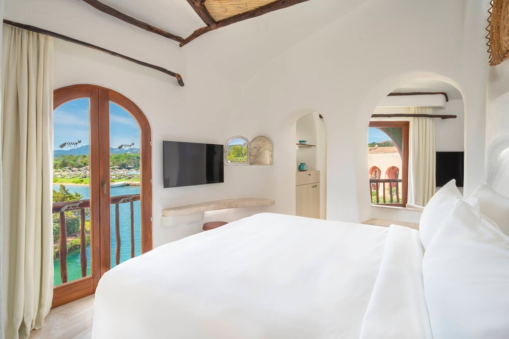 Cala di Volpe, a Luxury Collection Hotel, Costa Smeralda — Hotel rooms in Arzachena, Sardinia