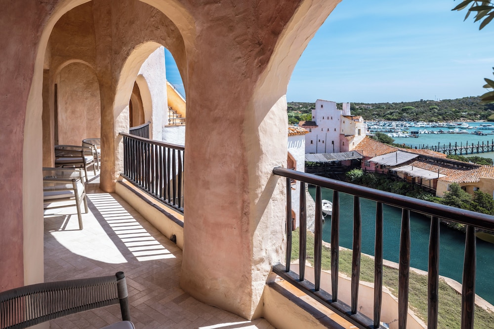 Cala di Volpe, a Luxury Collection Hotel, Costa Smeralda — Hotel building in Arzachena, Sardinia