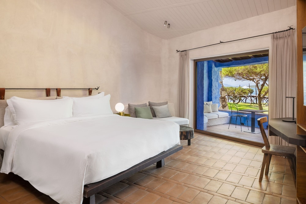 Cala di Volpe, a Luxury Collection Hotel, Costa Smeralda — Hotel rooms in Arzachena, Sardinia