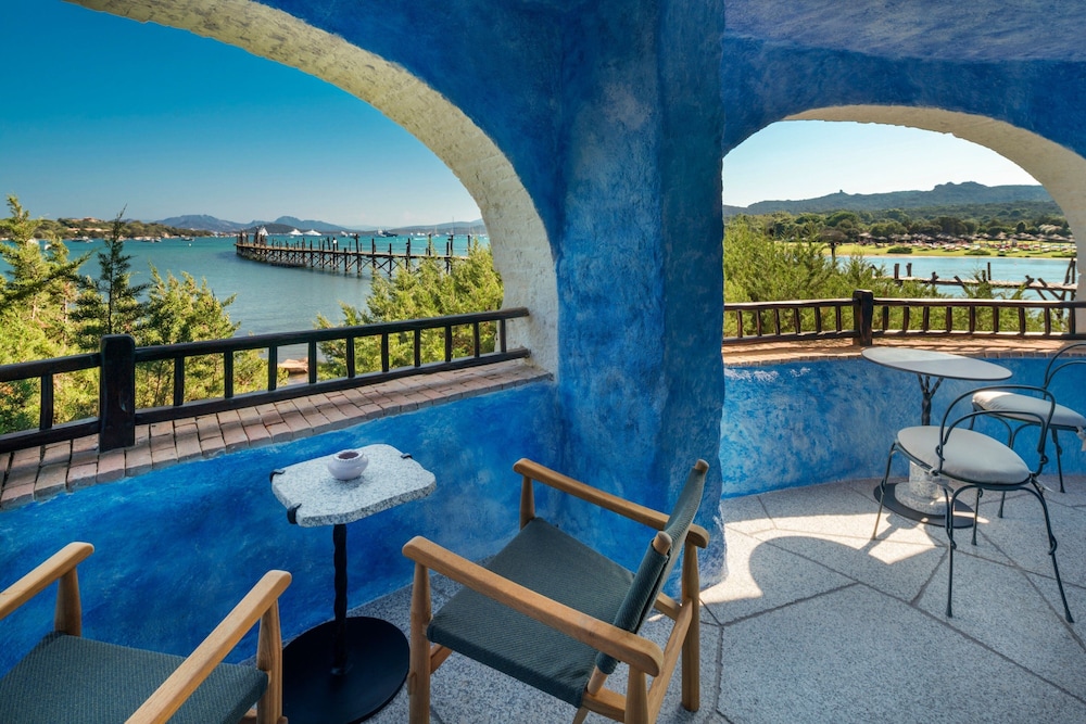 Cala di Volpe, a Luxury Collection Hotel, Costa Smeralda — Hotel building in Arzachena, Sardinia