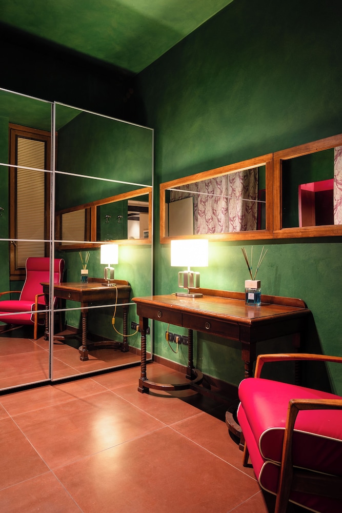 Hotel Caravaggio — Hotel rooms in Florence, Tuscany