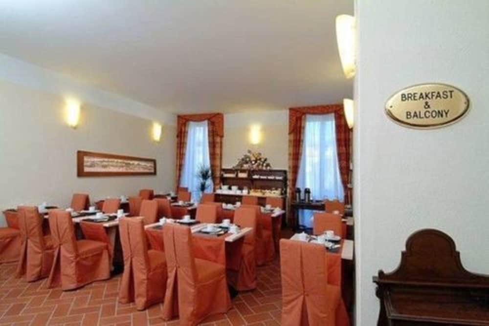 Hotel Caravaggio — Hotel rooms in Florence, Tuscany